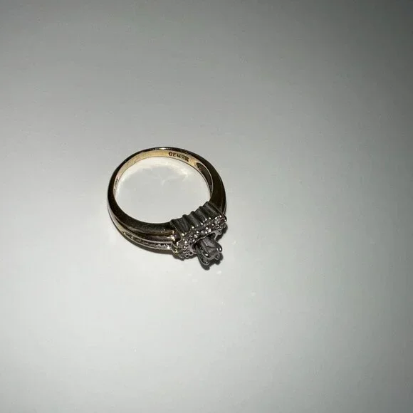 10K Gold Heart-Shaped Diamond Ring With Diamond Accents In Black Gift Box 7.75 - Picture 3 of 6